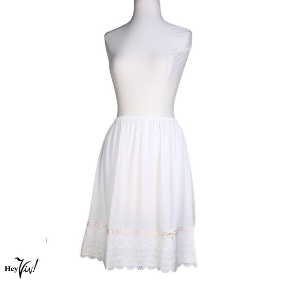 Vintage White Nylon Half Slip w Lace Pink Ribbon and Rose W26-30" L21" -Hey Viv - Picture 2 of 6